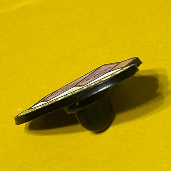 Taylor Swift ‘Paper Rings’ Brooch/Pin - Picture 4 of 5